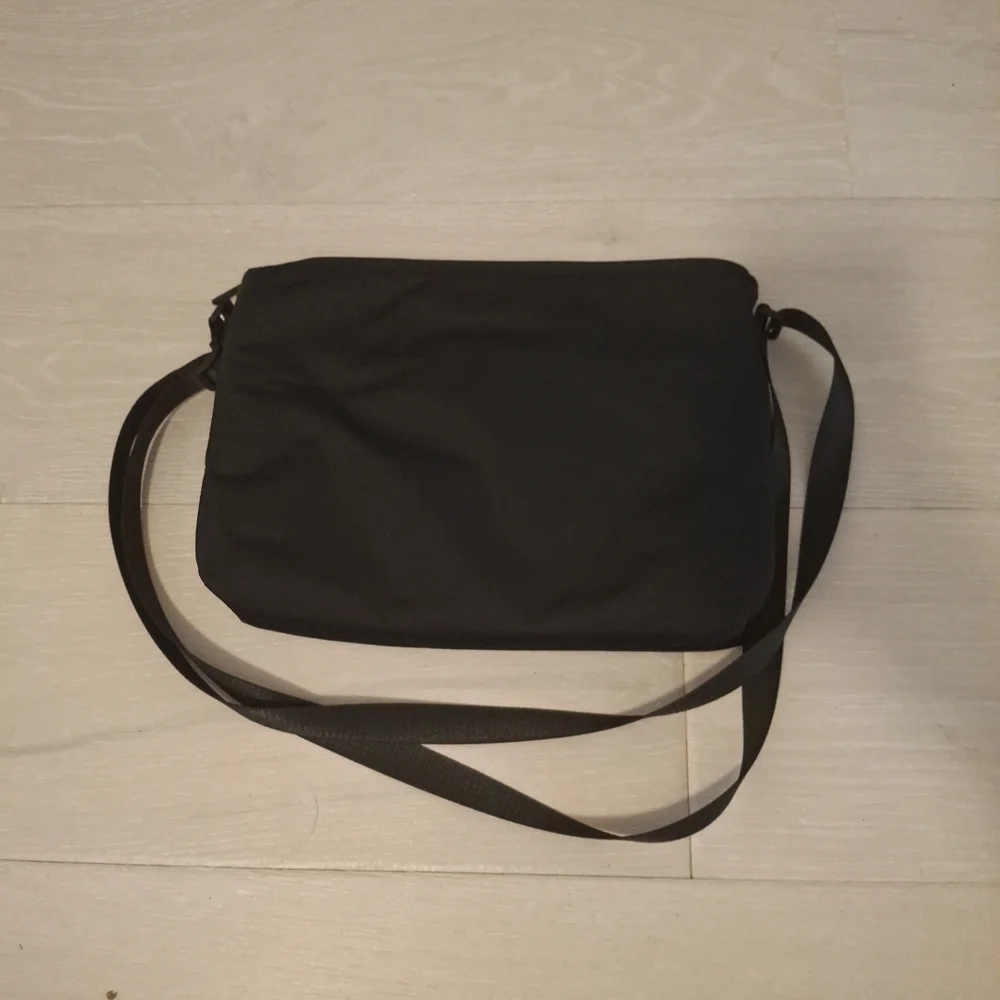 lululemon athletica Black Bag - Picture 4 of 4